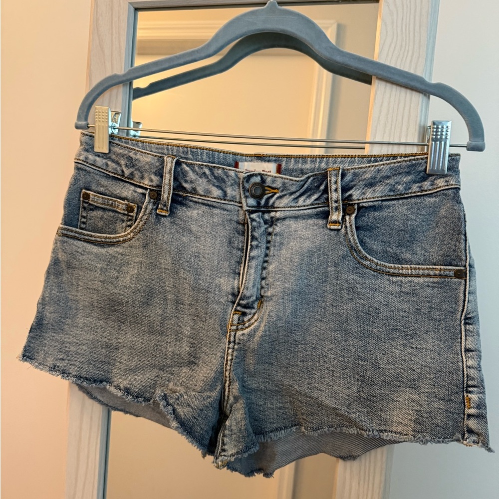 Aritzia - Sunday Best - Blue Jean Shorts Classic Cut-Off Style - great condition